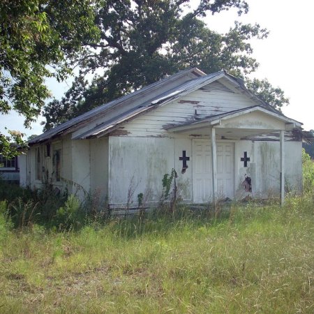 "Bladen County abandoned church" by Gerry Dincher is licensed under (CC BY-SA 2.0).